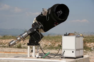 Instrument contrôlé à distance installé à l'observatoire astronomique Sirene