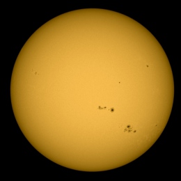 Groupes de taches NOAA 2241 et 2242